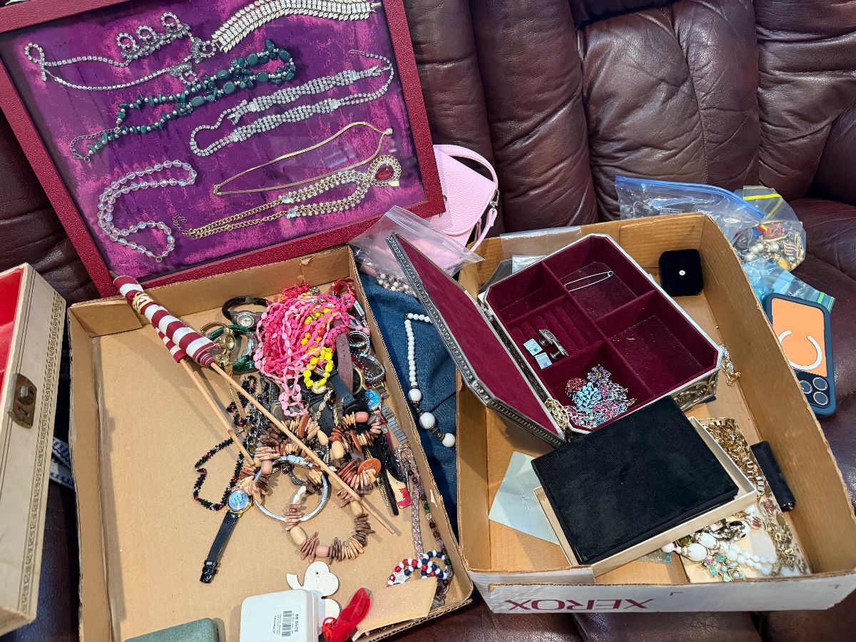 Lakewood Estate Sale by SoCal Home Clear Outs