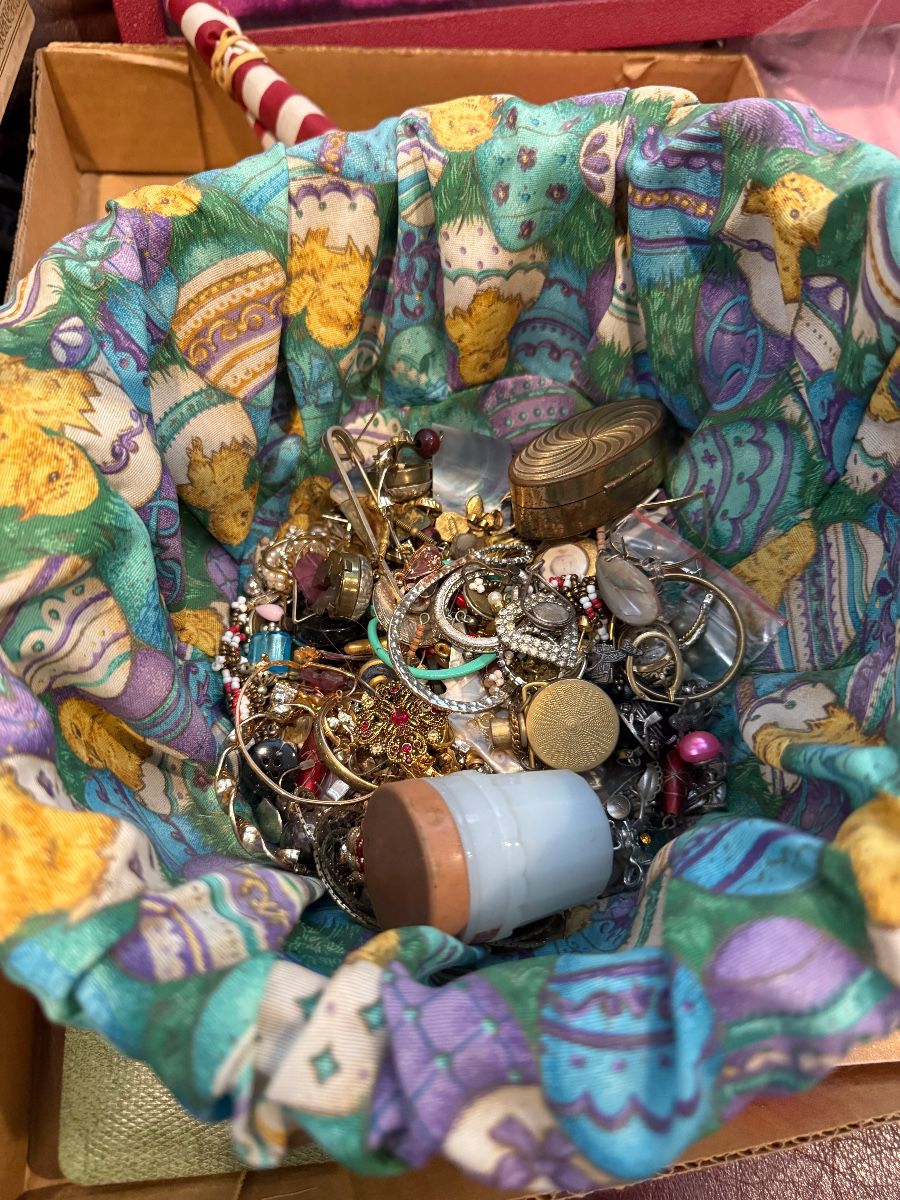 Lakewood Estate Sale by SoCal Home Clear Outs
