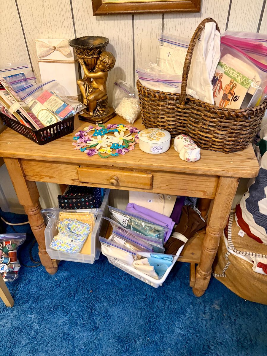 Alvarado Country Charm by Lisa’s Liquidations
