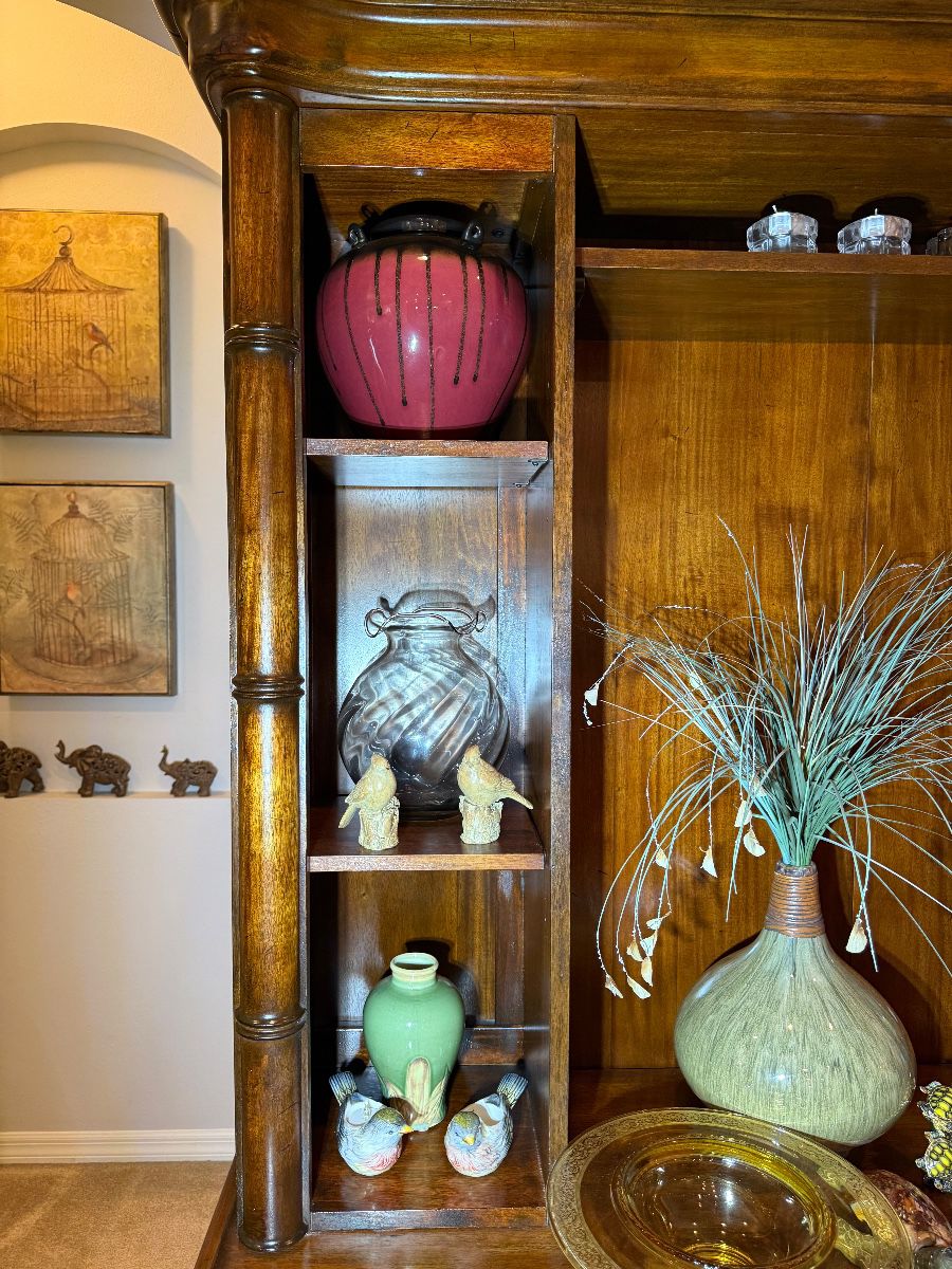 Valrico, Diamond Hill 3 Day Estate Sale! Gourmet Kitchen items, Cookbooks, Furniture, Tools and More