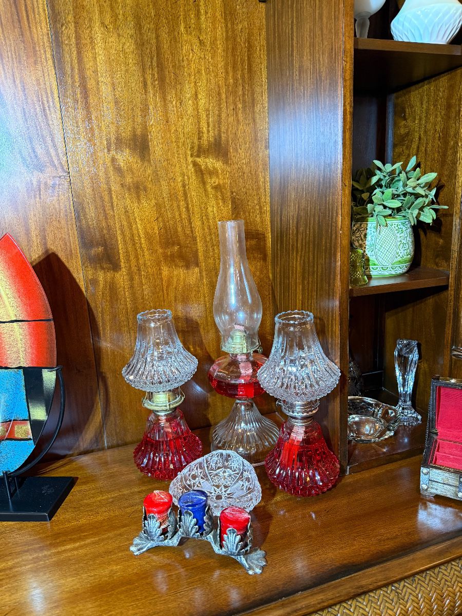 Valrico, Diamond Hill 3 Day Estate Sale! Gourmet Kitchen items, Cookbooks, Furniture, Tools and More