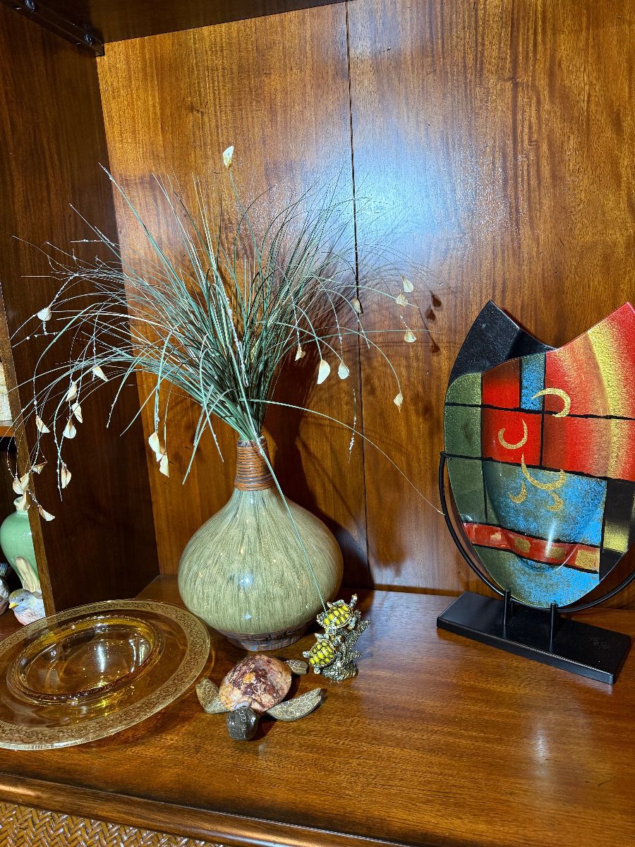 Valrico, Diamond Hill 3 Day Estate Sale! Gourmet Kitchen items, Cookbooks, Furniture, Tools and More