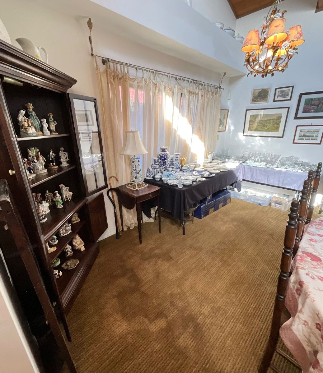 Great Sale in Melbourne!! ( Round 2 ) House is Loaded with Collectibles and Much More!!