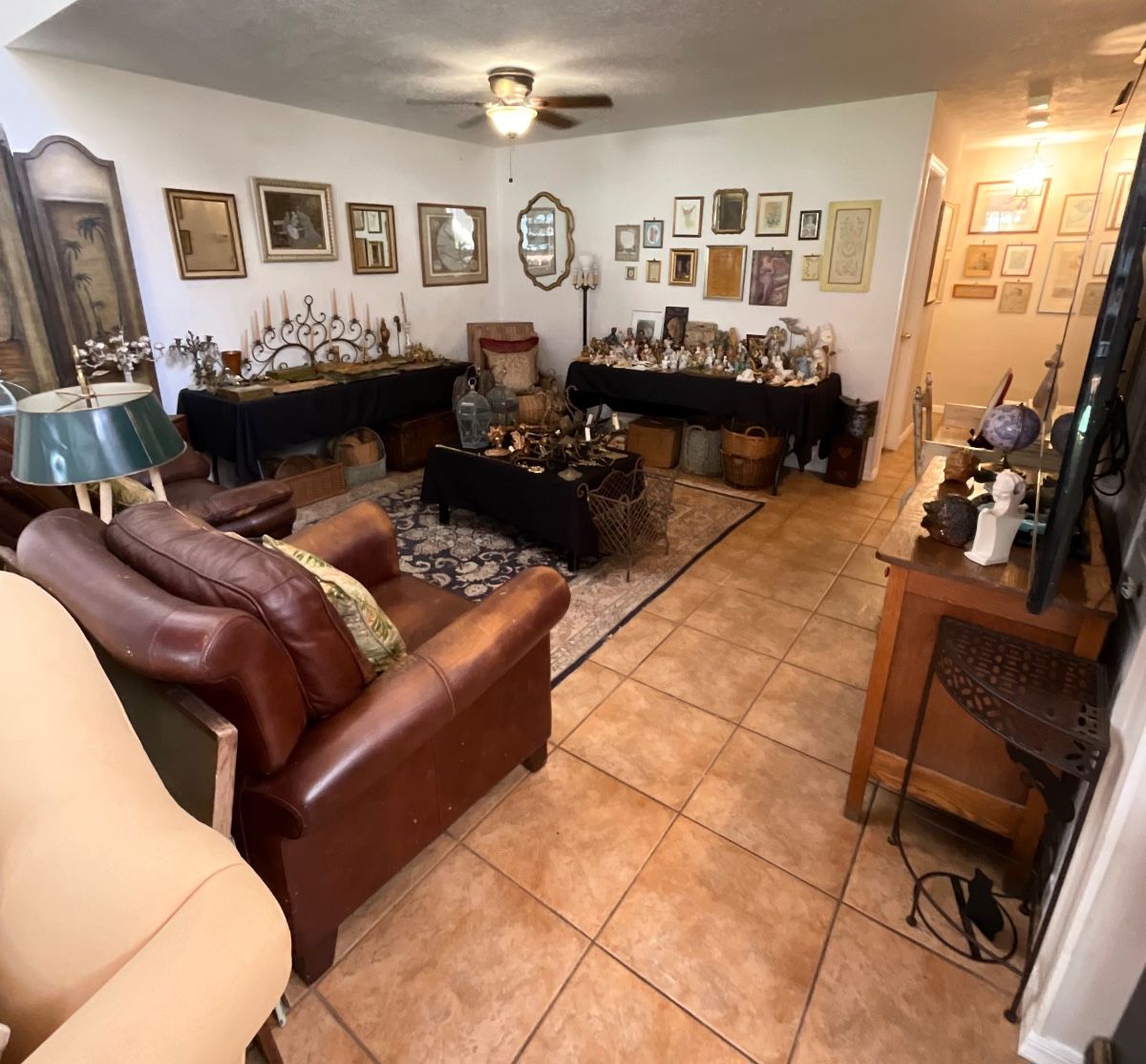 Great Sale in Melbourne!! ( Round 2 ) House is Loaded with Collectibles and Much More!!