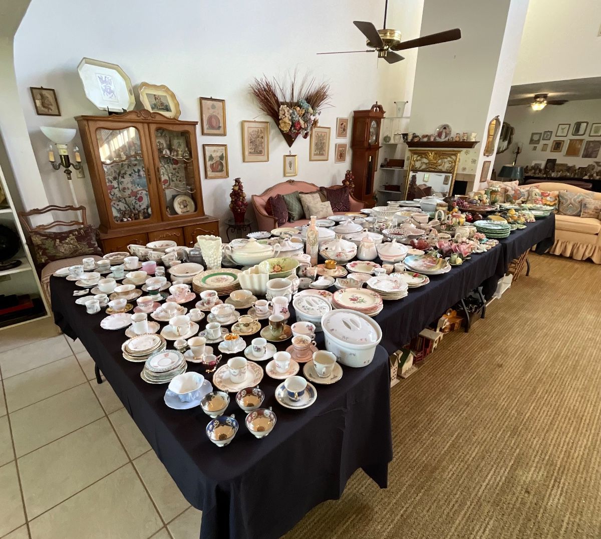 Great Sale in Melbourne!! ( Round 2 ) House is Loaded with Collectibles and Much More!!