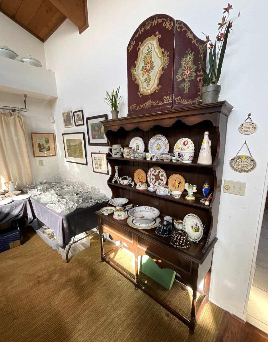 Great Sale in Melbourne!! ( Round 2 ) House is Loaded with Collectibles and Much More!!