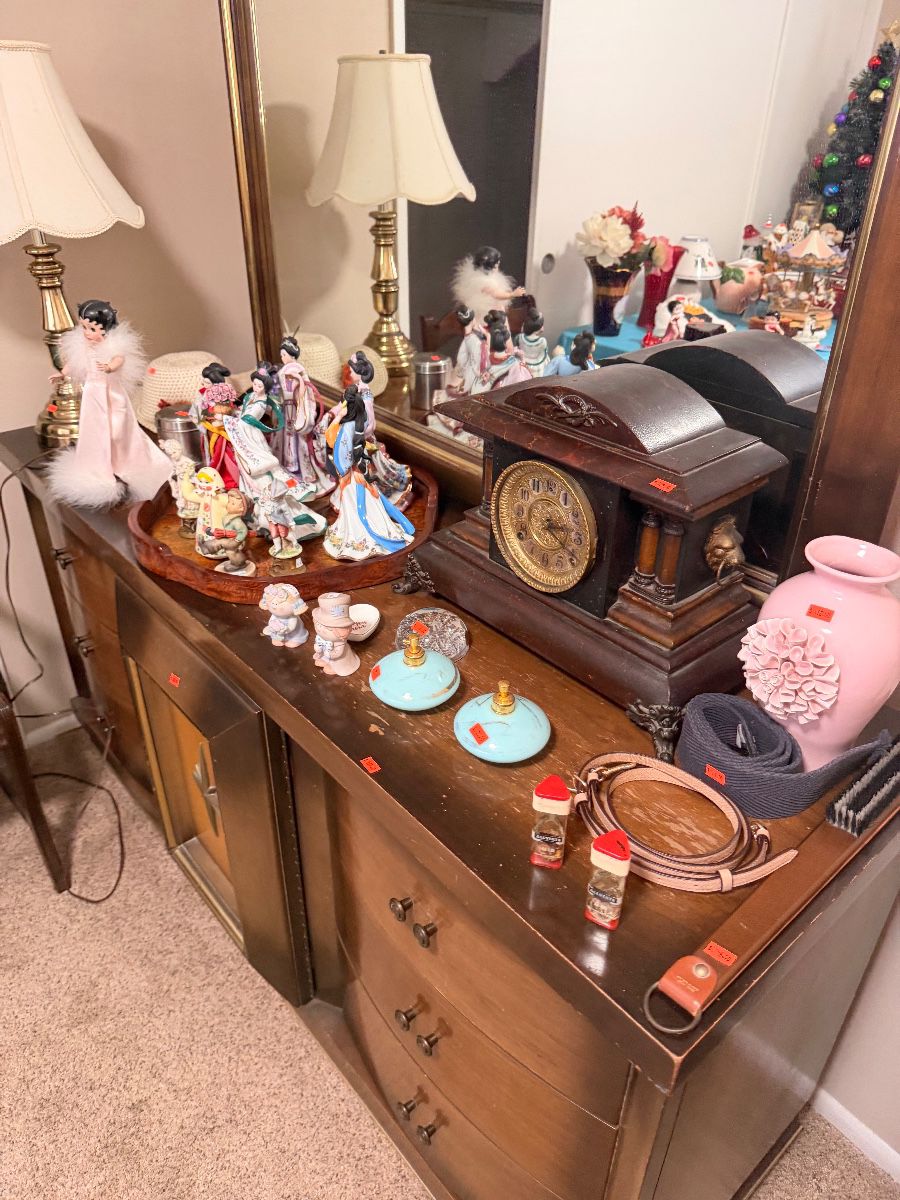 Huntington Beach Estate Sale by SoCal Home Clear Outs