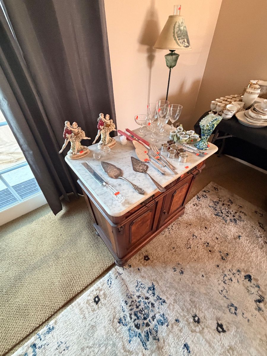 Huntington Beach Estate Sale by SoCal Home Clear Outs