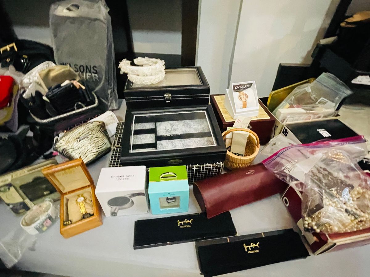 WOO-HOO! Kite-Like Estate Sale in Garland! Purse Galore! Garage Galore! New Kitchen Item Galore!