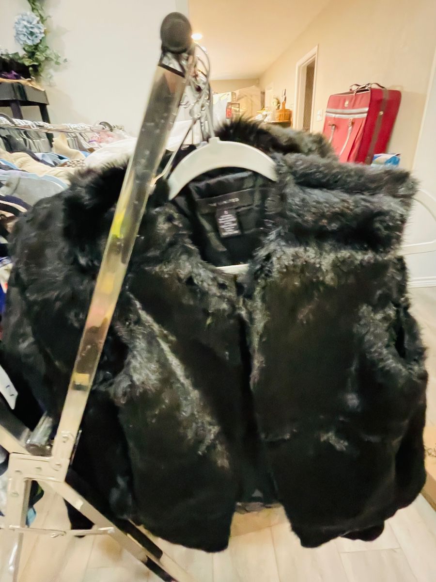 WOO-HOO! Kite-Like Estate Sale in Garland! Purse Galore! Garage Galore! New Kitchen Item Galore!
