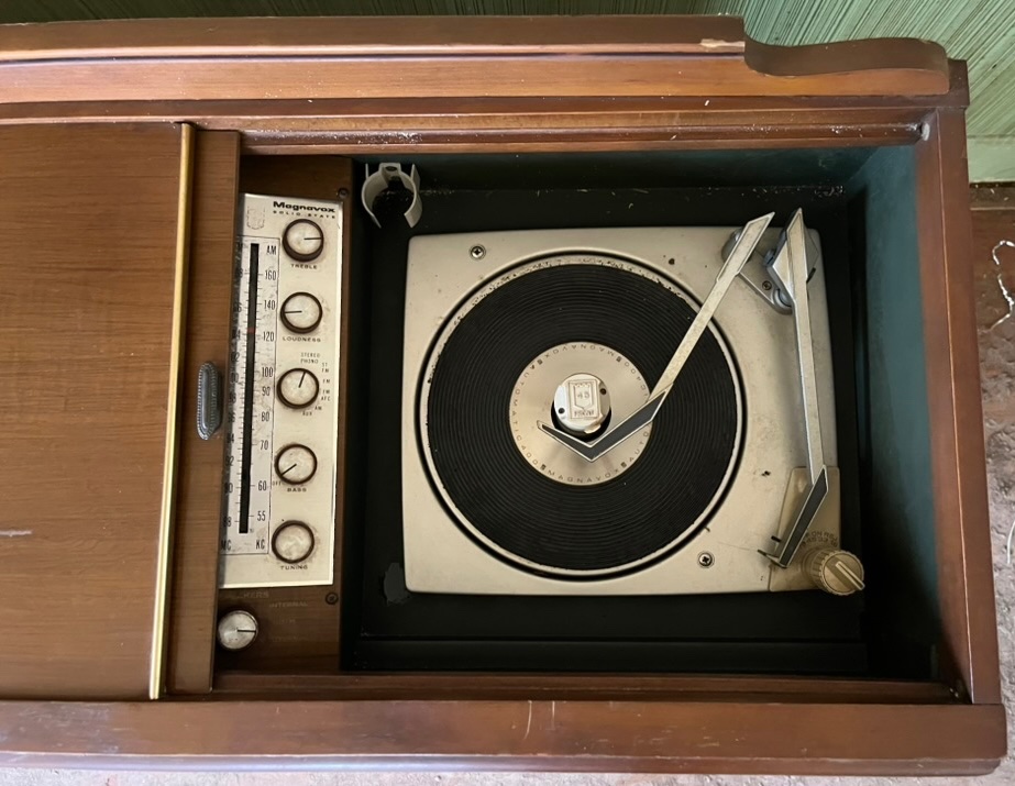 HOUSTON ESTATE SALE - Vintage Furniture, Antiques, and more