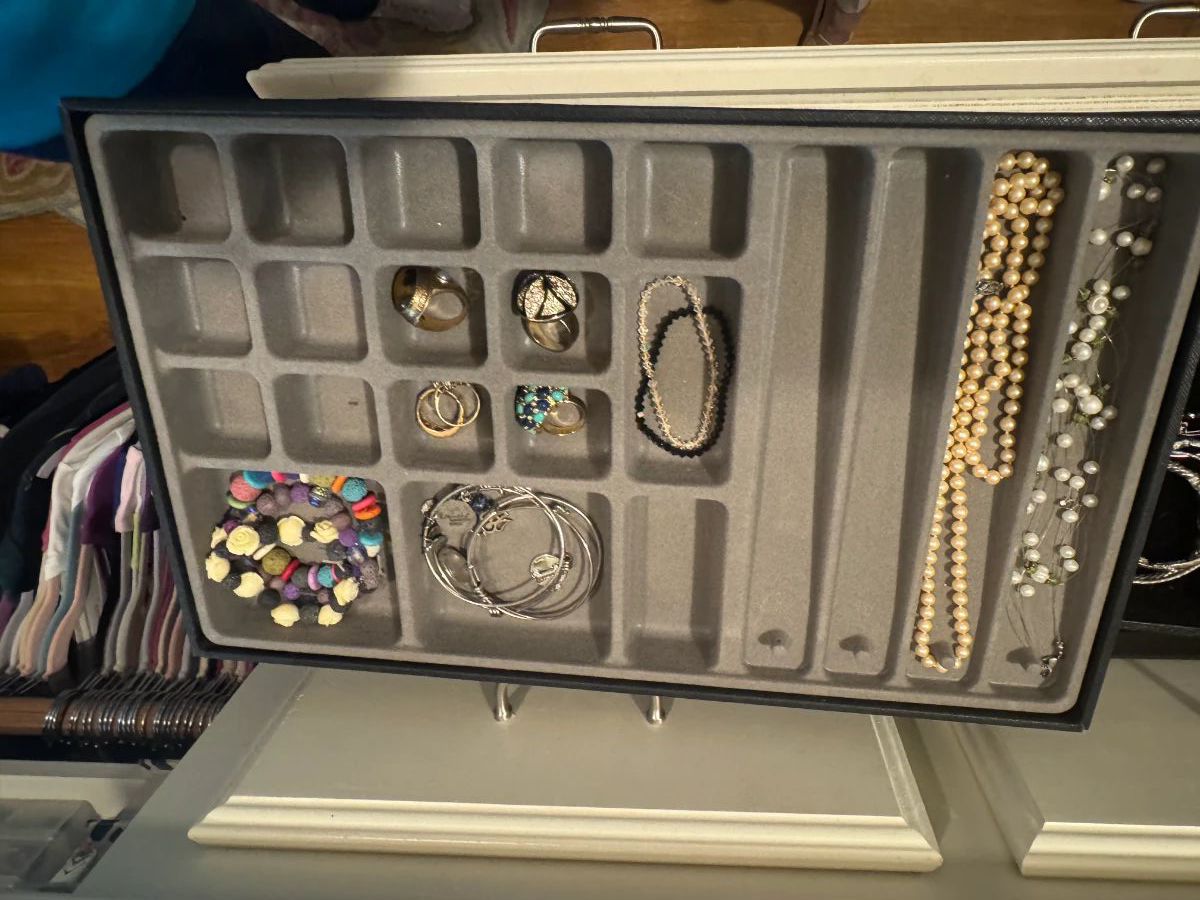 J Elliott Est Sales-Sterling, Jewelry, Cottagecore, Louis Vuitton, Airline Memorabilia, Tools,