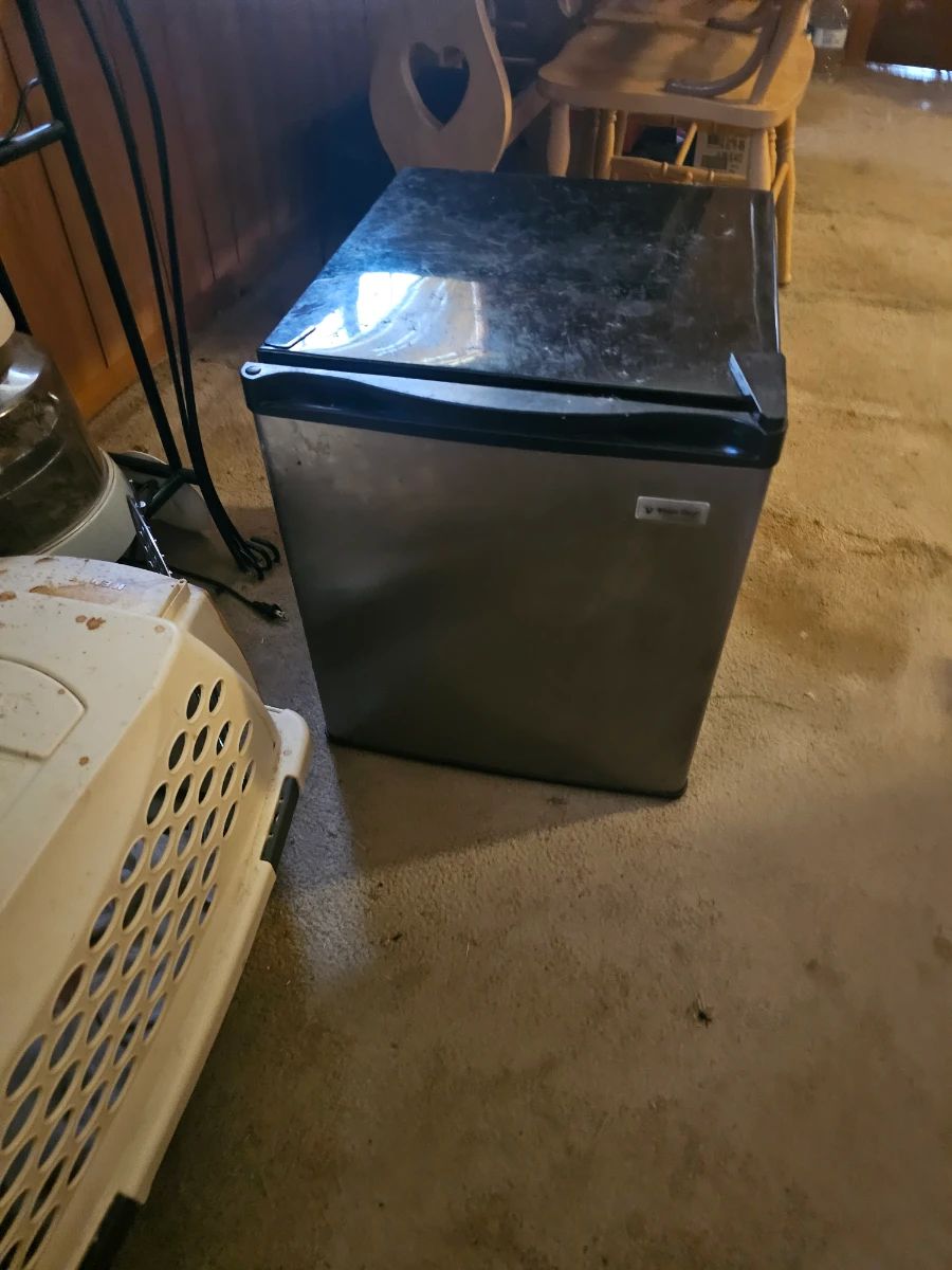 VINTAGE RETRO FURNITURE APPLIANCE & TOOL POTPOURRI ESTATE SALE BY ALAMO AZTEK ESTATE SALES DFW