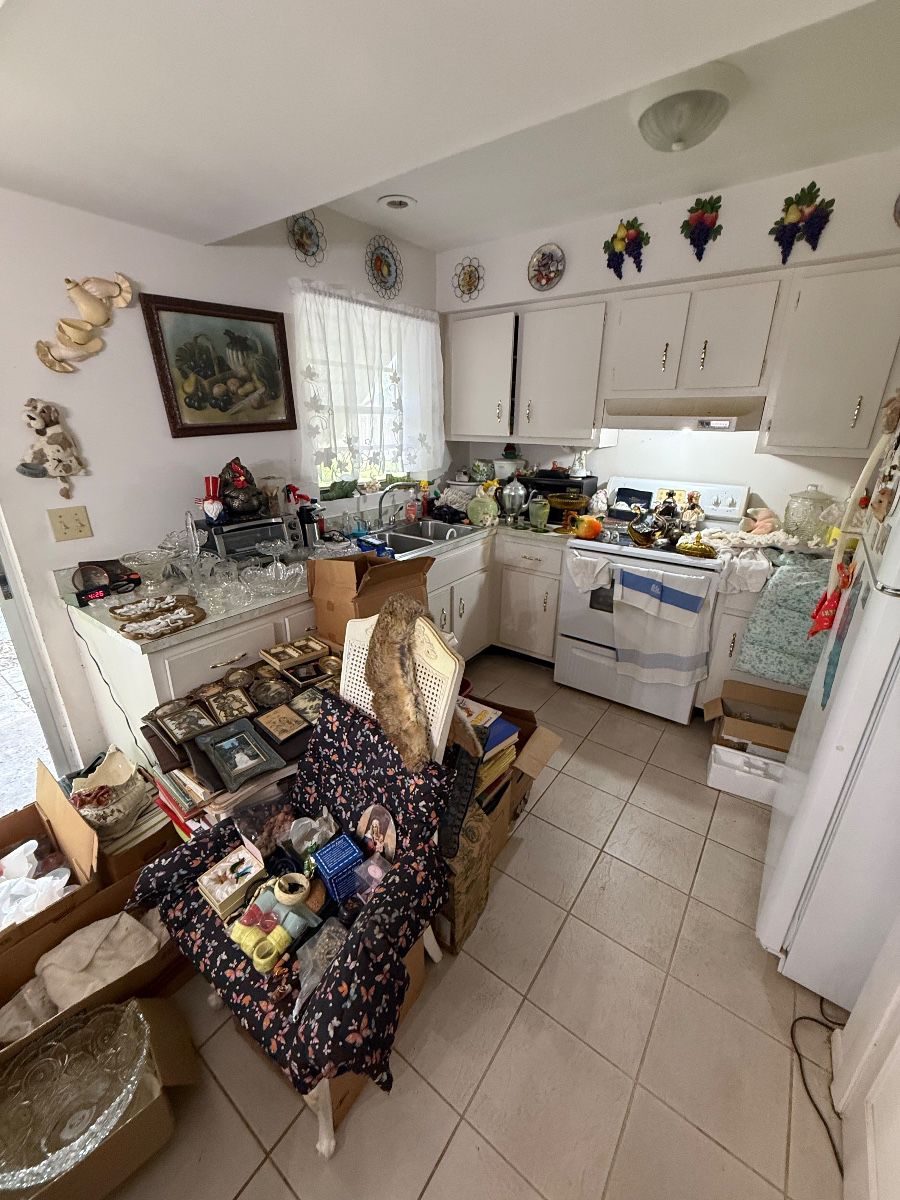 Port St. Lucie Collector’s Estate – Packed House + 2 Sheds Full of Antiques & Treasures!
