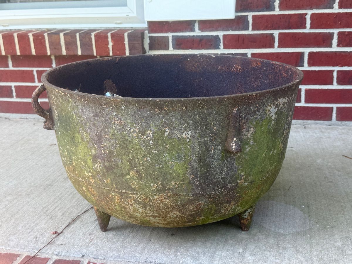 A TREASURE HUNTER’S BARN SALE
