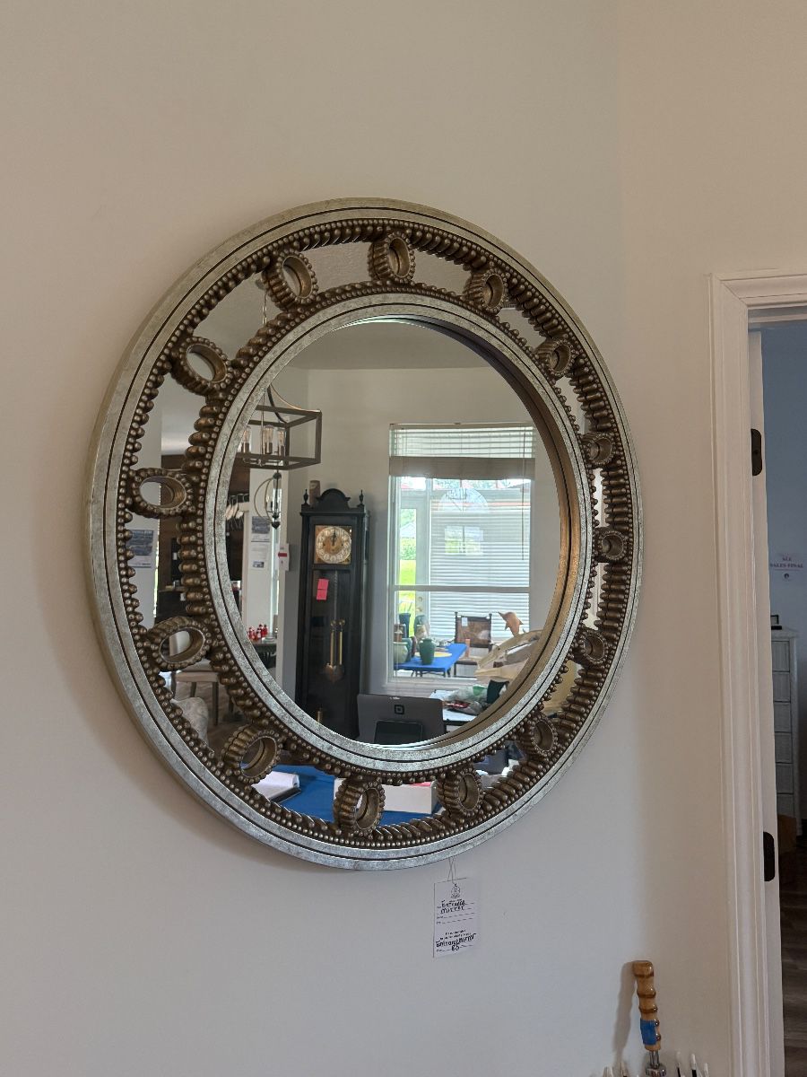 China Cat: Estate sale in Sutton Lakes
