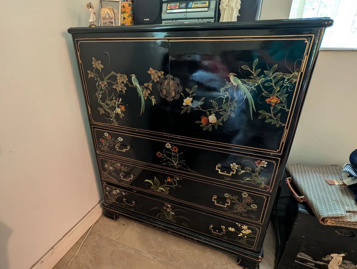 Treasures across cultures: An Asian-Cuban Estate Sale