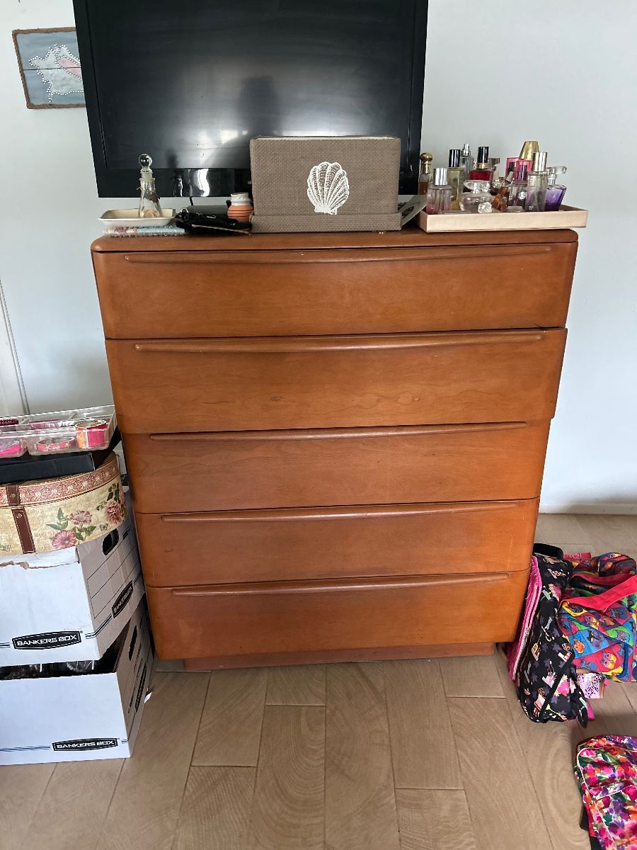 HEAVENLY HANDS ESTATE SALES - MAINLANDS UNIT 4 - 04/23-25/2026