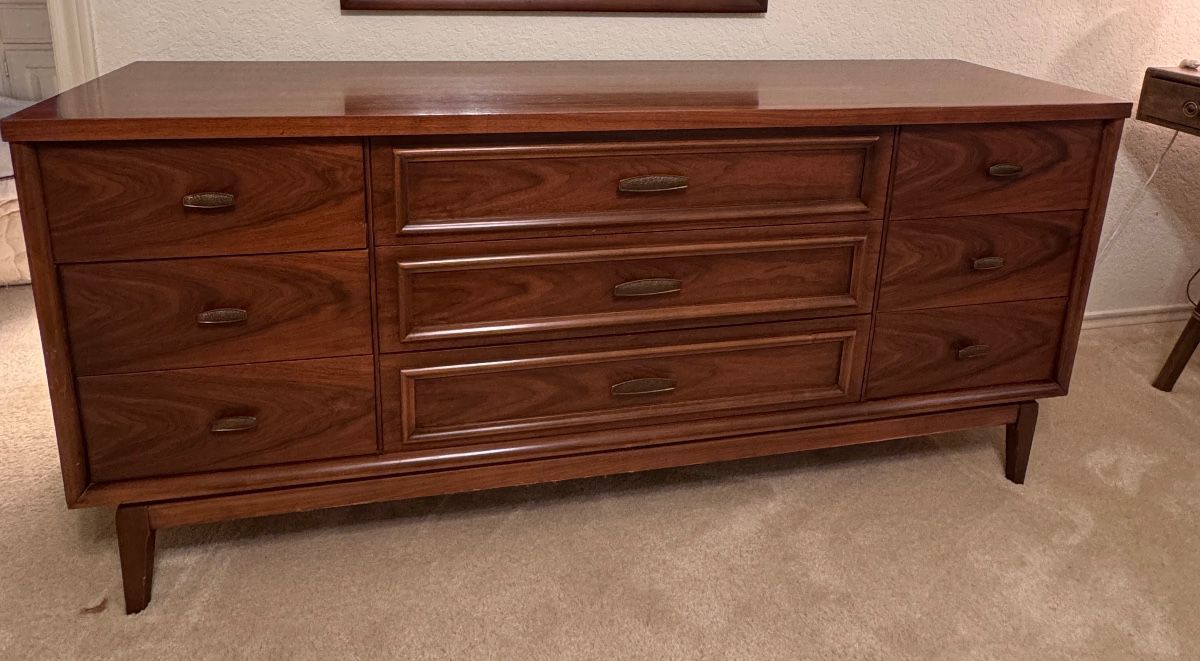 TEXAS STAR ESTATE SALES will be in the SOUTHRIDGE ESTATES of Denton, Texas