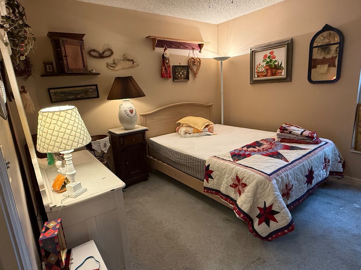 Valrico, 3 Day Estate Sale Bloomingdale East! Packed Full House With Something For Everyone!