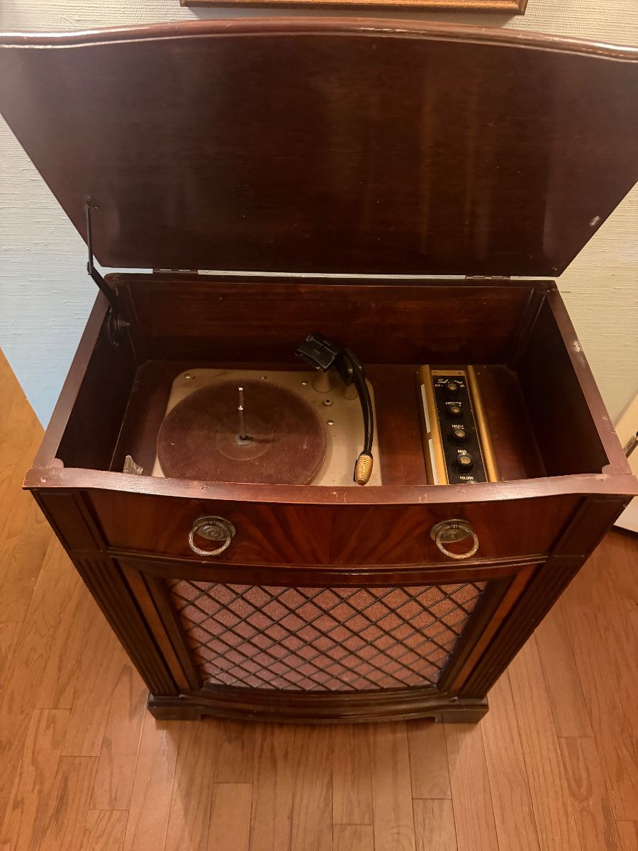MASSIVE ESTATE SALE OF LATE RENOWNED WACO INTERIOR DESIGNER! HOME PACKED SINCE 1959!