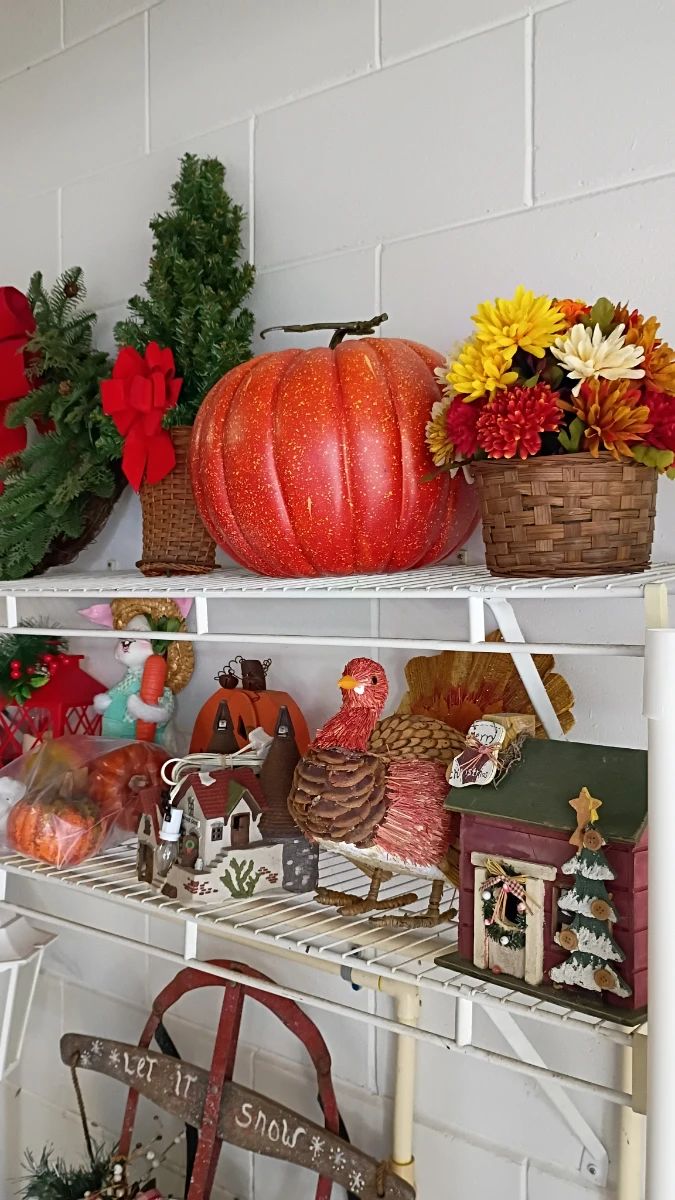Primitives/Farmhouse Sale in Country Club of Mount Dora