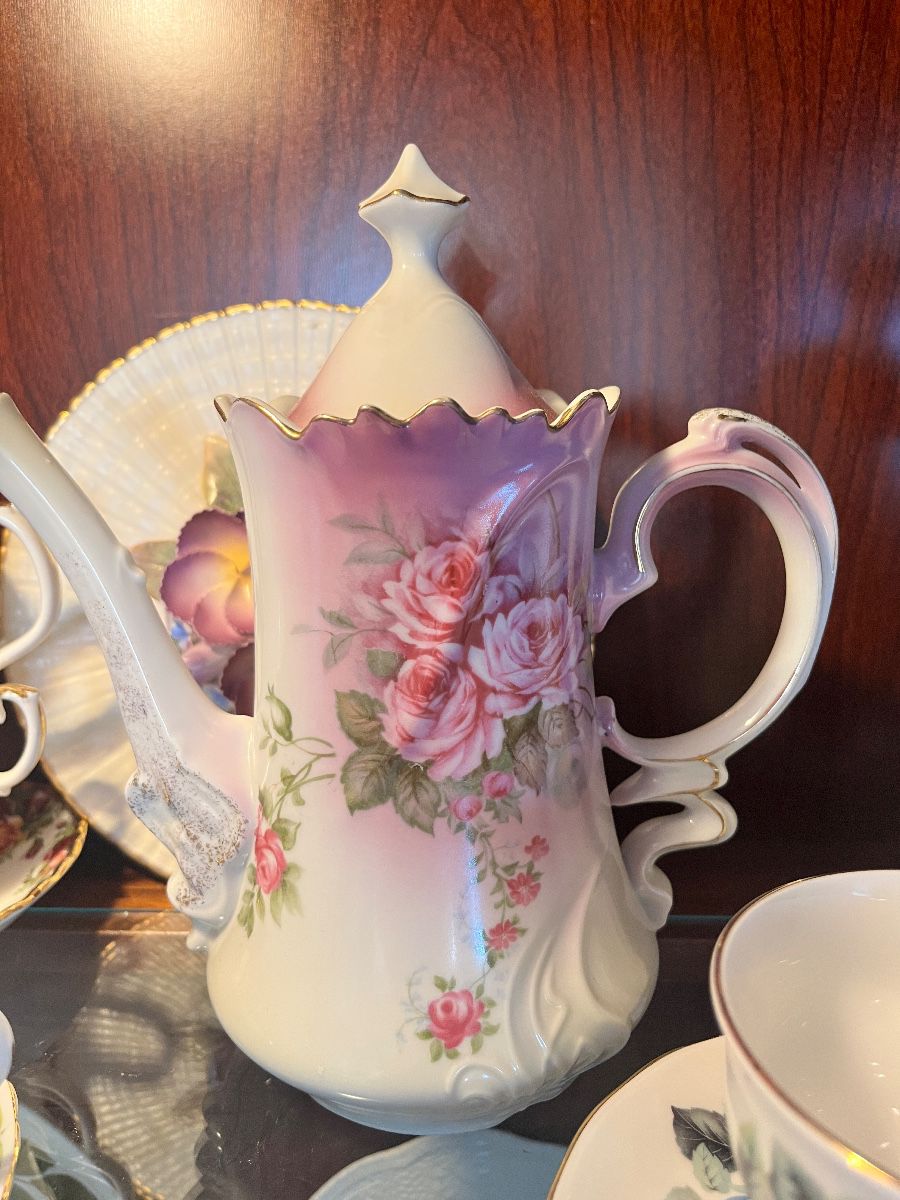 Porcelain Coffee Pot with Pink Roses and Scalloped Rim