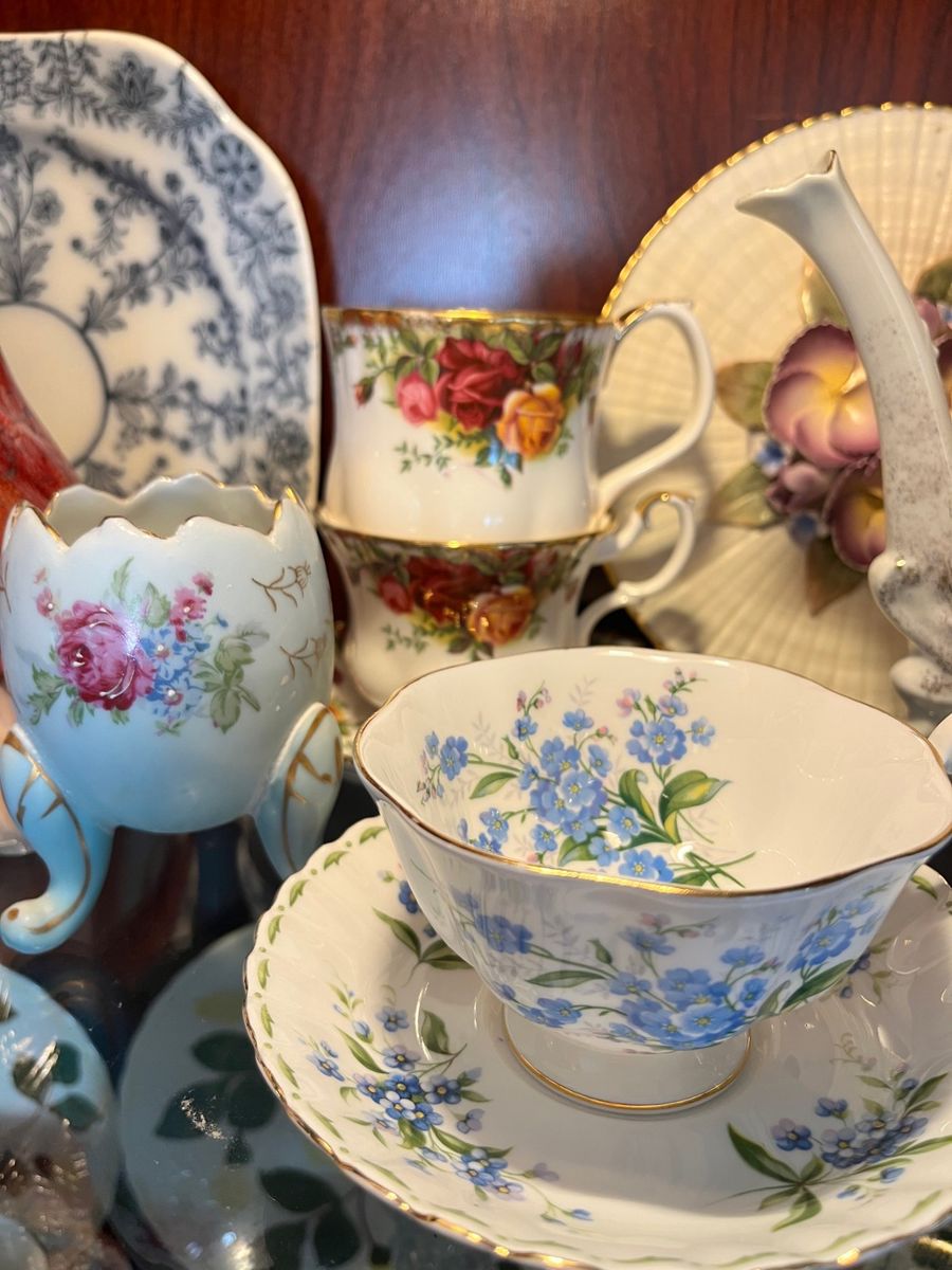 Royal Albert Floral Teacups and Saucers Lot
