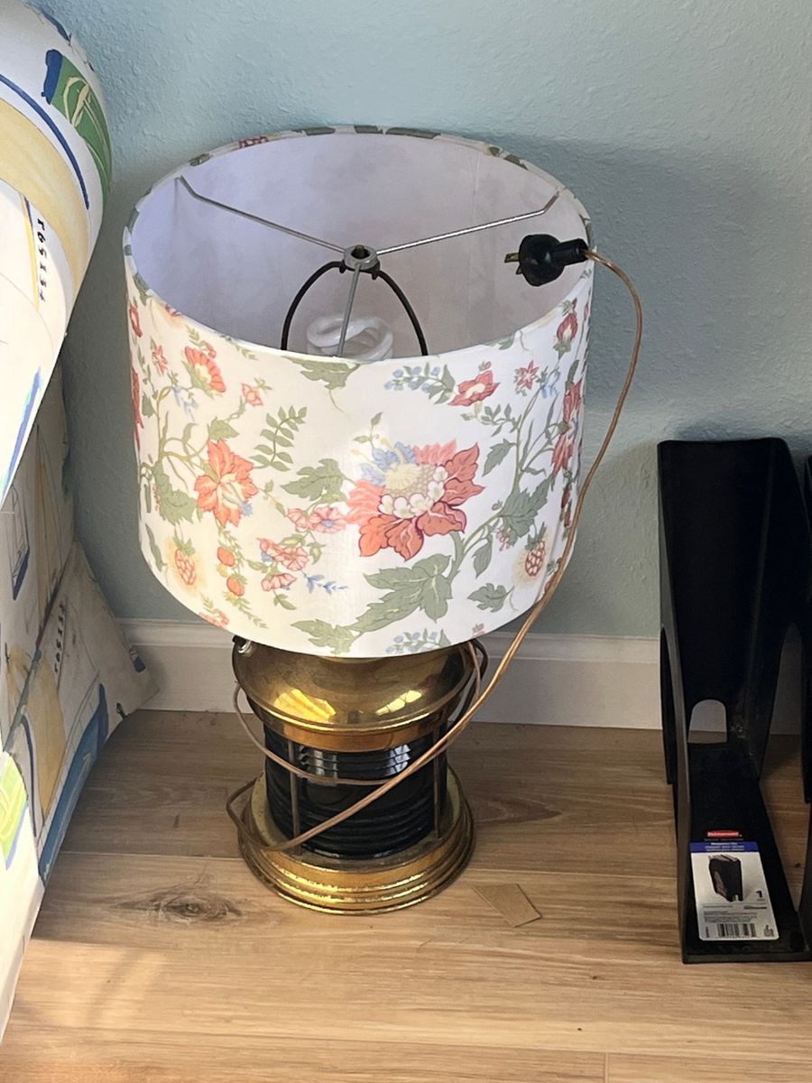 Vintage Floral Table Lamp