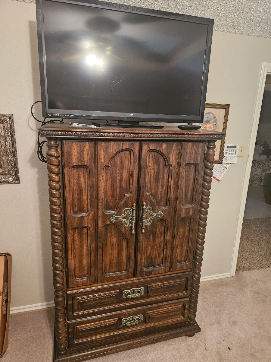 MID CENTURY MADNESS, MADNESS I SAY FURNITURE APPLIANCE ESTATE SALE BY ALAMO AZTEK ESTATE SALES DFW
