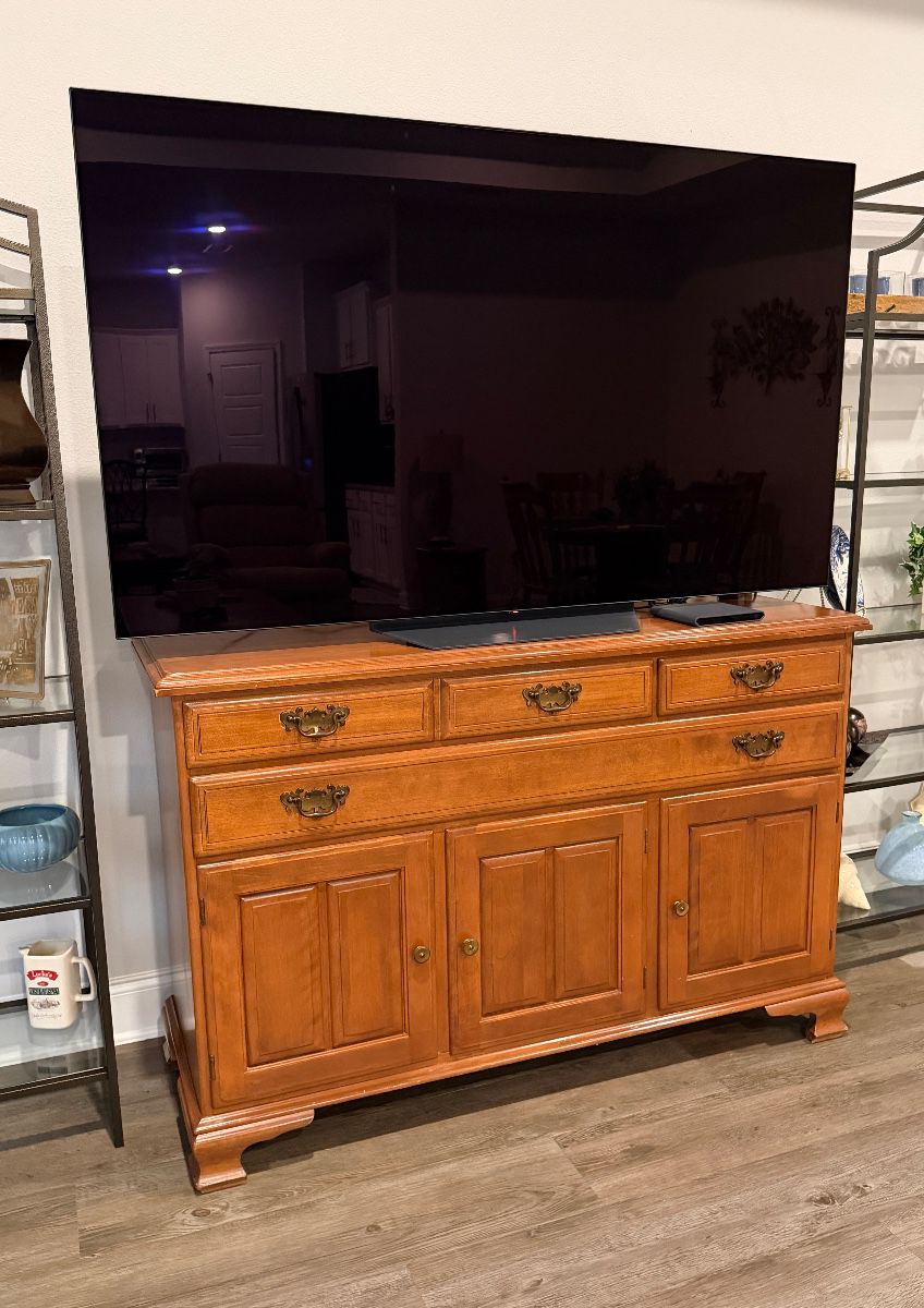 STUNNING Spanish Fort Estate Sale at estate sale in Spanish Fort, AL