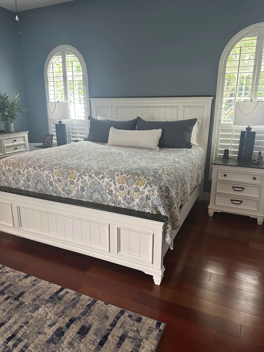 Poshlando in Valrico– Vacation Home Estate Sale with Golf Cart, E-Bikes & Coastal Furnishings