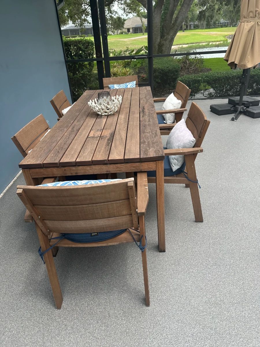 Poshlando in Valrico– Vacation Home Estate Sale with Golf Cart, E-Bikes & Coastal Furnishings