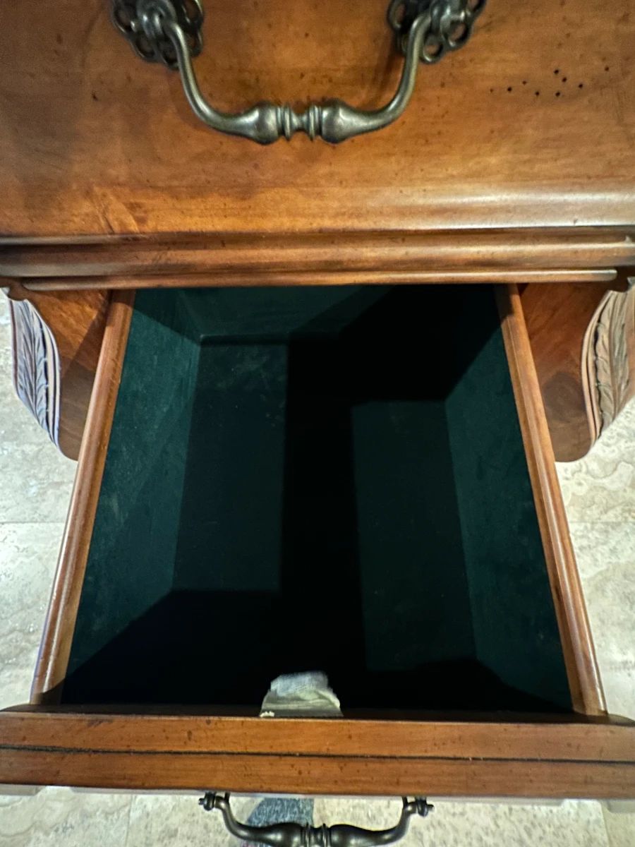 Big Beautiful Luxury Furniture Discounted!