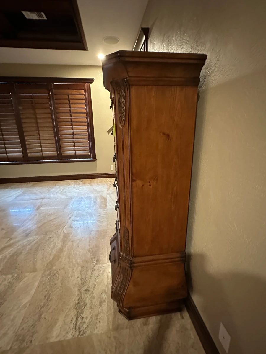 Big Beautiful Luxury Furniture Discounted!