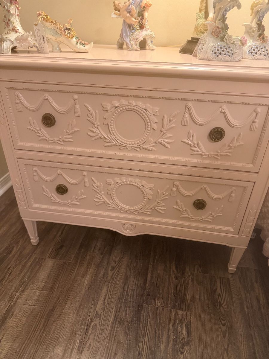 The Simply Shelly Cottage Estate Sale in Point Clear at estate sale in Fairhope, AL