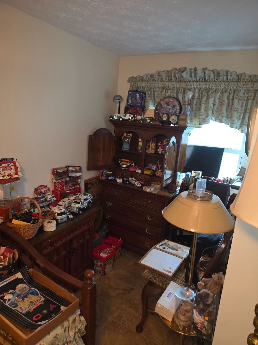 Packed Lake Panasoffkee FL Estate Sale!