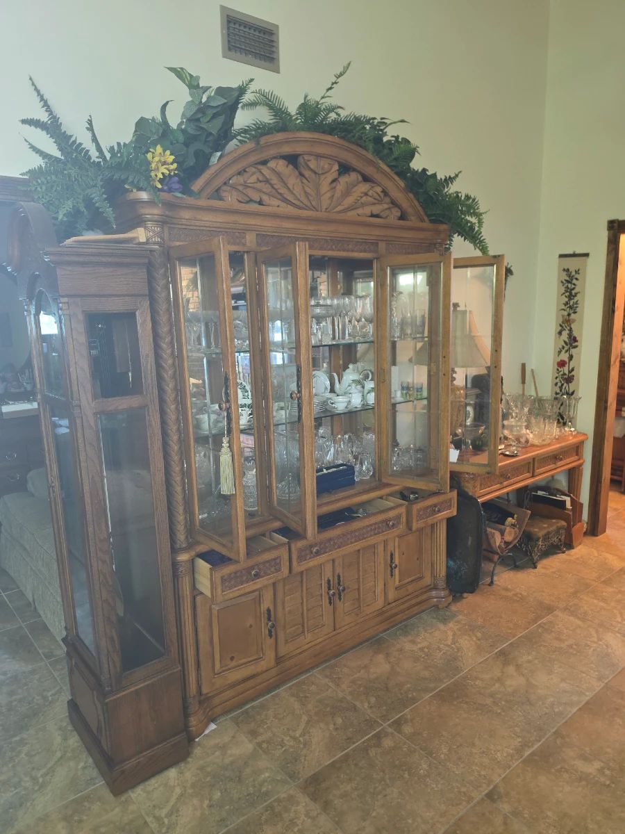 Packed Lake Panasoffkee FL Estate Sale!