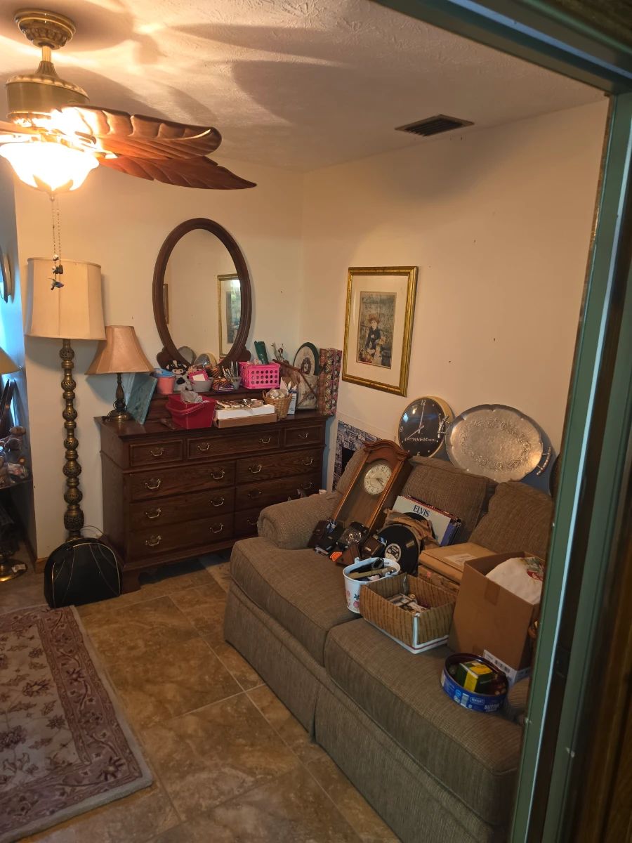 Packed Lake Panasoffkee FL Estate Sale!