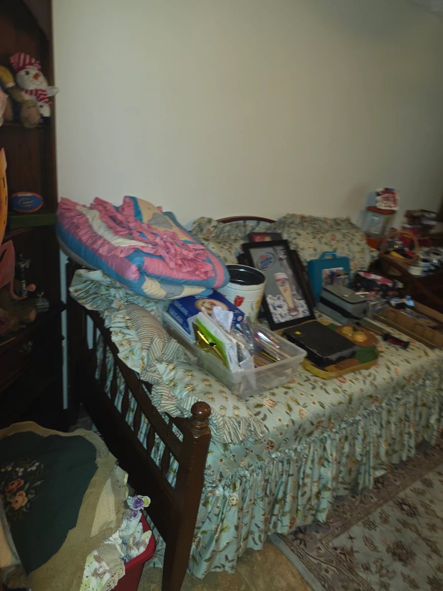 Packed Lake Panasoffkee FL Estate Sale!