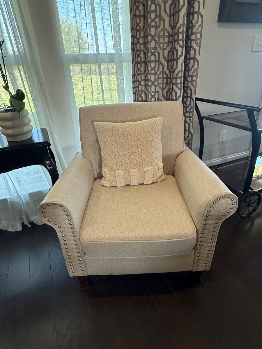 IMPECCABLE DAPHNE SALE