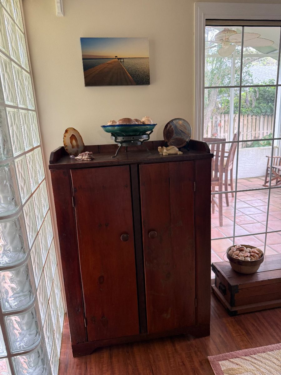 Beautiful home! Filled with Antiques ,household ,Golf Cart , home for sale!!