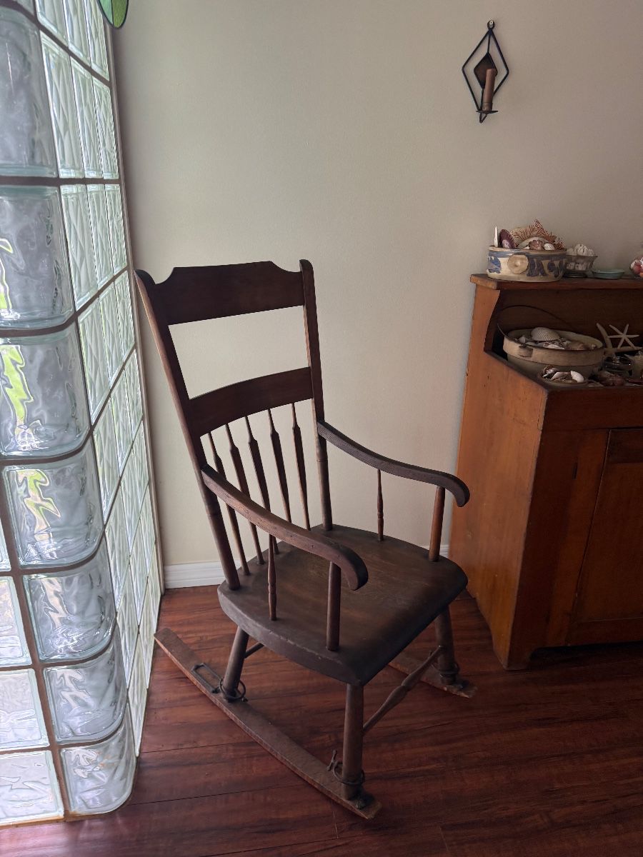 Beautiful home! Filled with Antiques ,household ,Golf Cart , home for sale!!