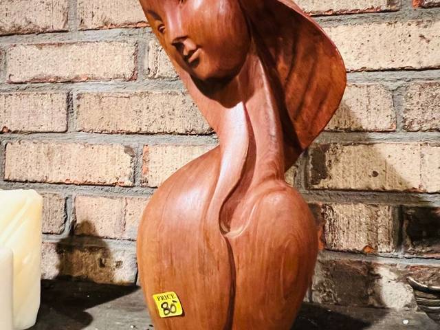 Items on offer in Mary Esther, FL — Angela Lane, Mary Esther Florida Estate Sale!