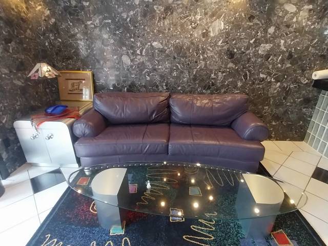 Items on offer in Hollywood, FL — Everything goes, one day only