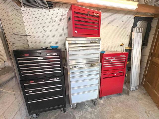 Items on offer in Tavernier, FL — SARA'S ESTATE SALE for Makers, Teak Lovers & Home Chefs on Plantation Key, MM90