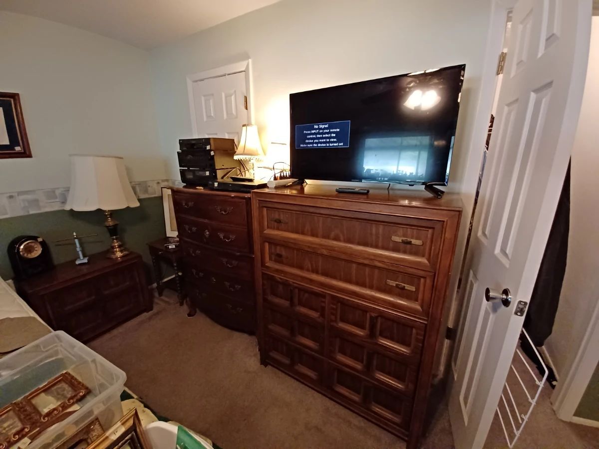 Items on offer in Port Richey, FL — Lots of everything in Port Richey