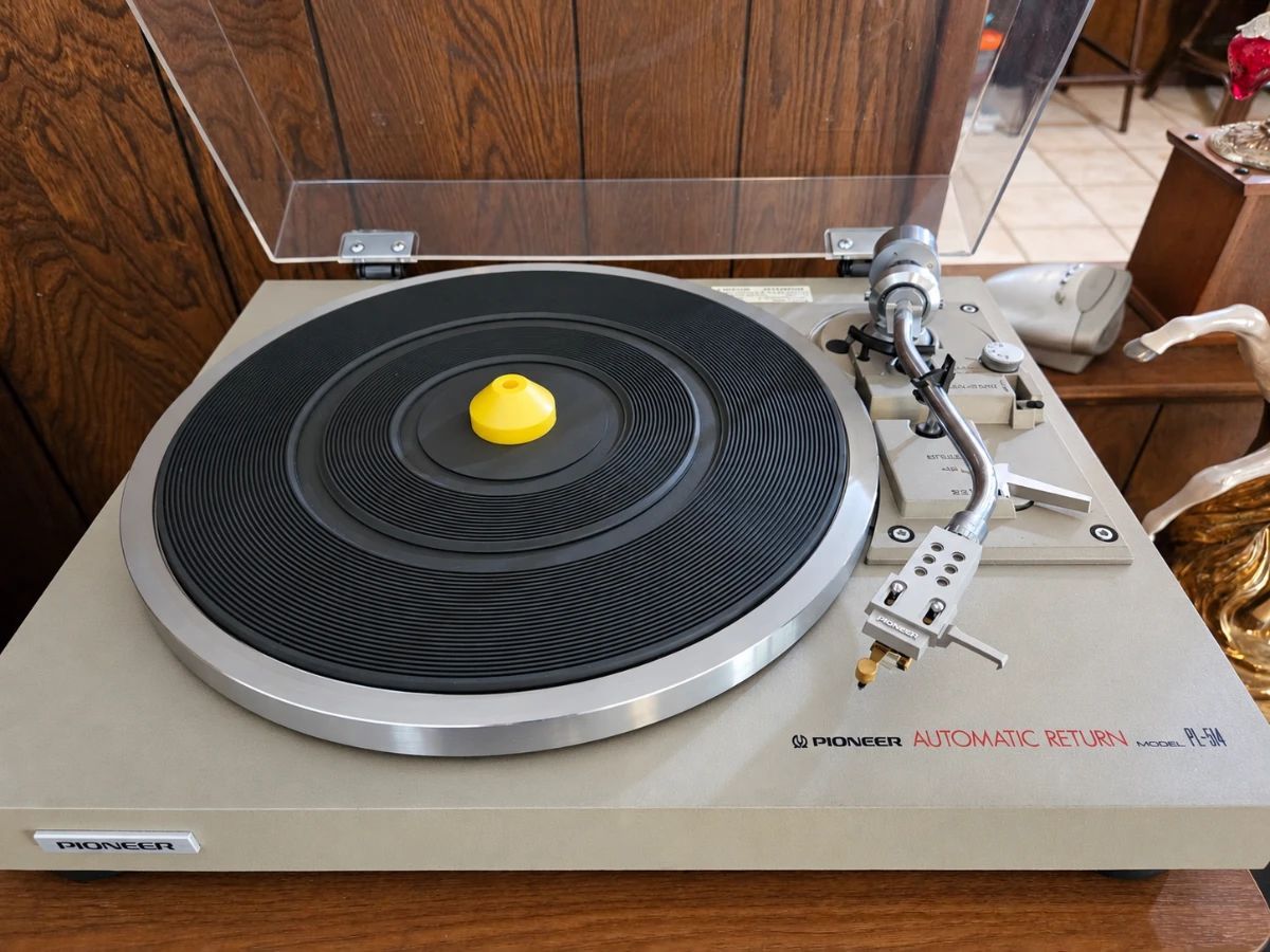 Items on offer in Fort Worth, TX — Distinctive Treasures
