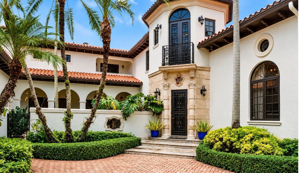 Items on offer in Pinecrest, FL — Exceptional Pinecrest Estate Sale | Elegant Furnishings, Fine Art & Curated Decor