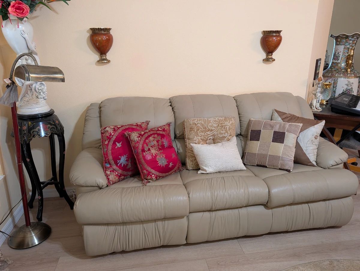 Items on offer in The Villages, FL — TCM Two Day Sale - Village of Sabal Chase